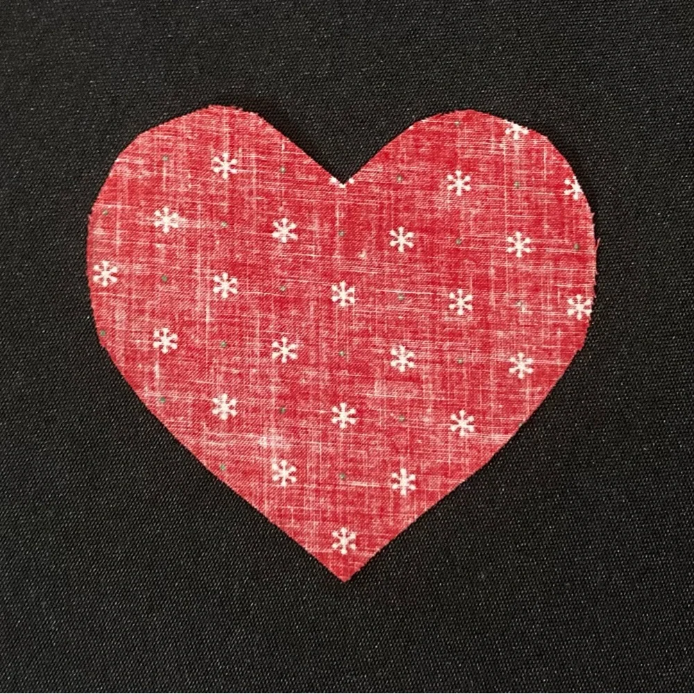 Vintage 1990s Set of 4 Heart Shaped Christmas Fabric Scraps 4.5” x 4” - Picture 4 of 6